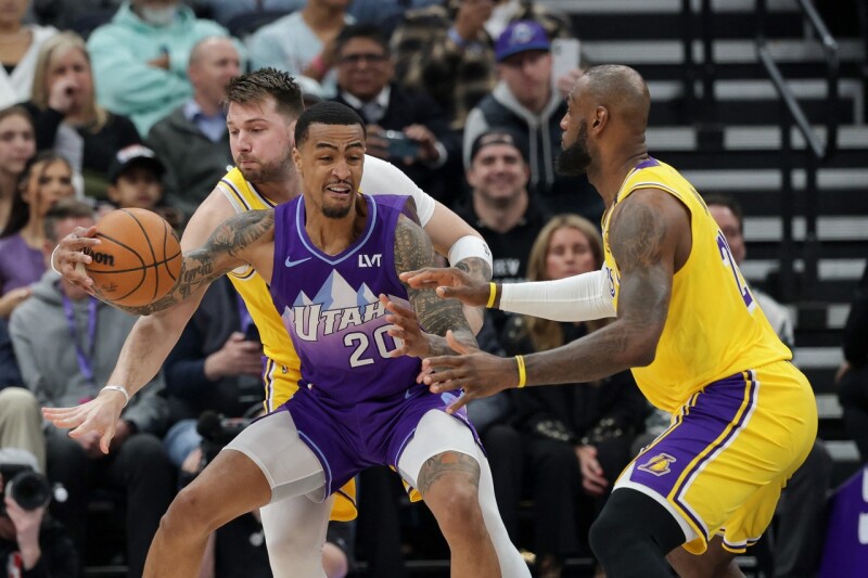 传湖人有意交易爵士前锋柯林斯 对多位中锋仍感兴趣