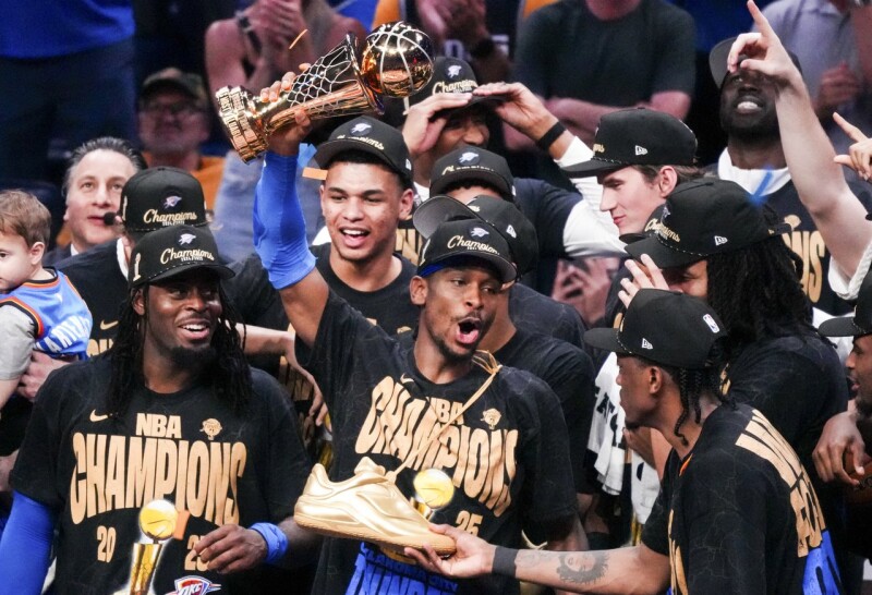 成就传奇赛季！SGA得分王兼两大MVP 史上第4人