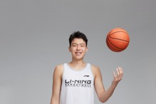  中国男孩杨瀚森拿下4年1.5亿合约 商业价值狂飙