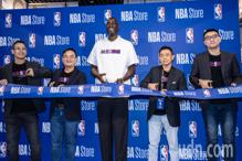 影／NBA STORE全新开幕 传奇球星贾奈特现身站台剪彩